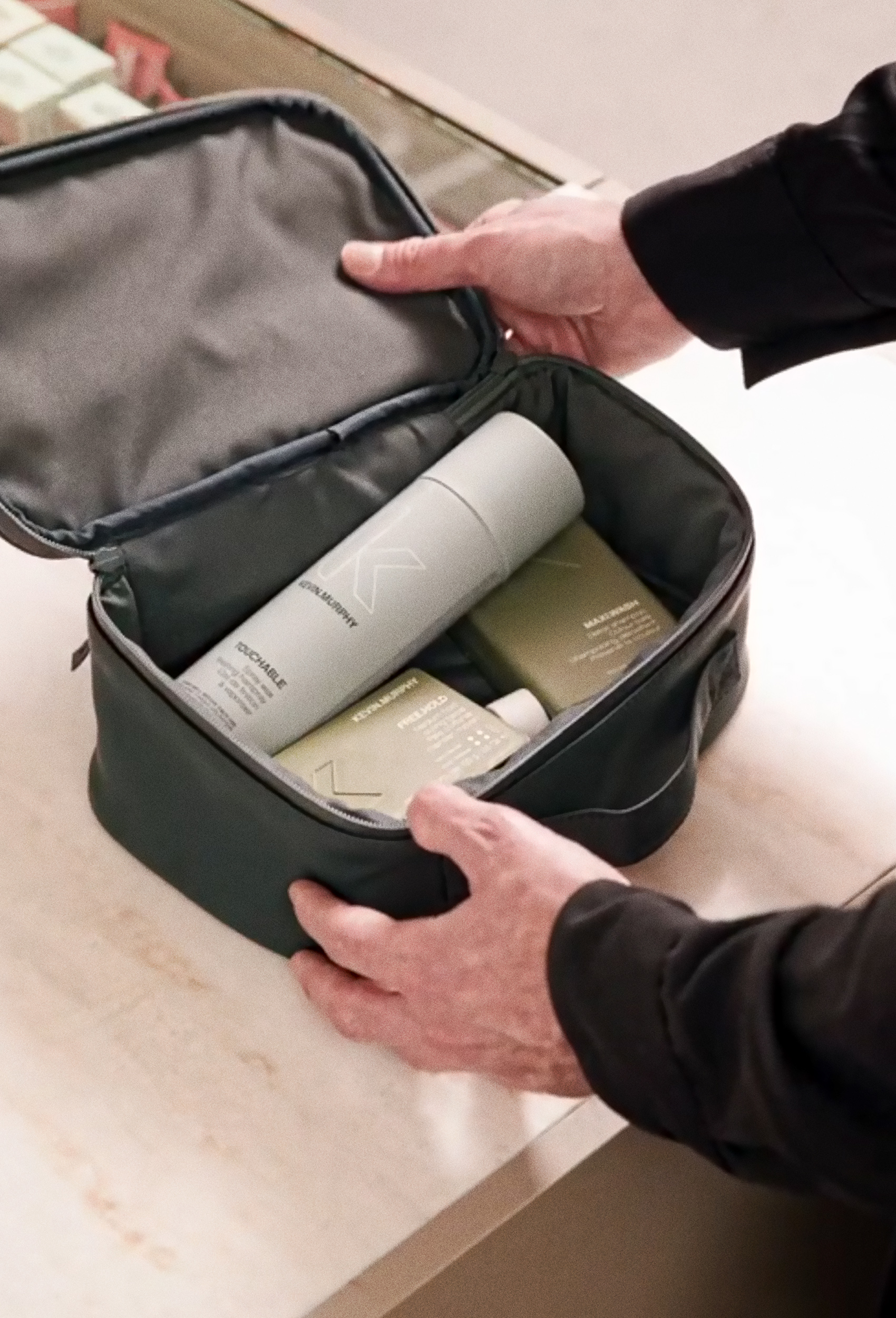 THICK.AGAIN MAKE-UP BAG